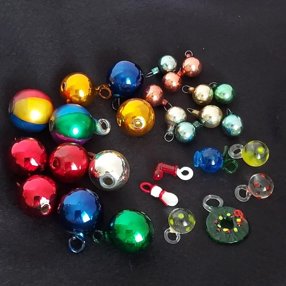 28pc Lot of Vintage Mini Christmas Tree Ornaments Blown Glass & Glass - Picture 1 of 6